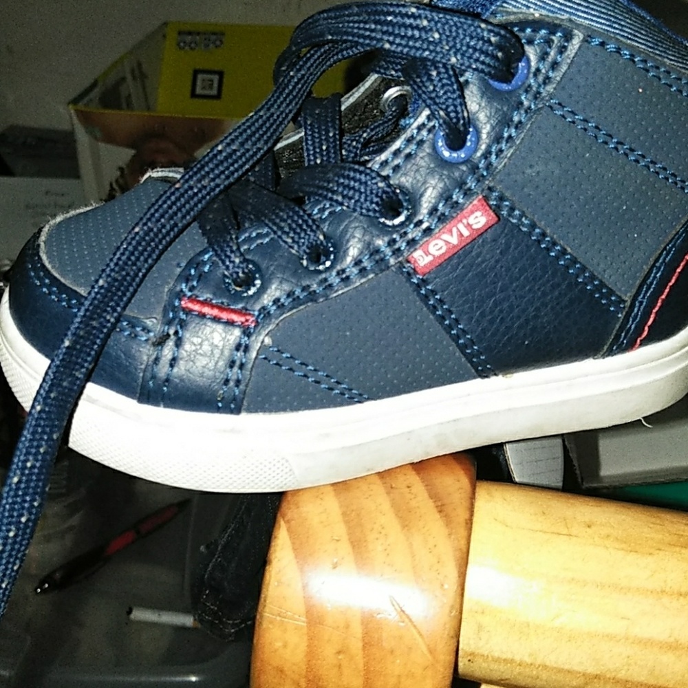 Boys Levi's brand shoes